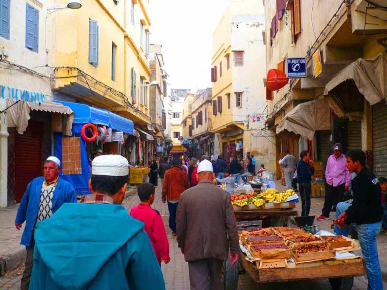 دراسة تكشف العلاقة بين التجول وطول العمر