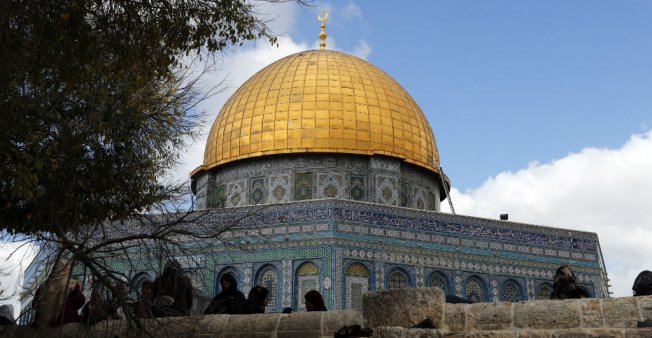 اسرائيل تتصل بعشر دول لنقل سفاراتها إلى القدس
