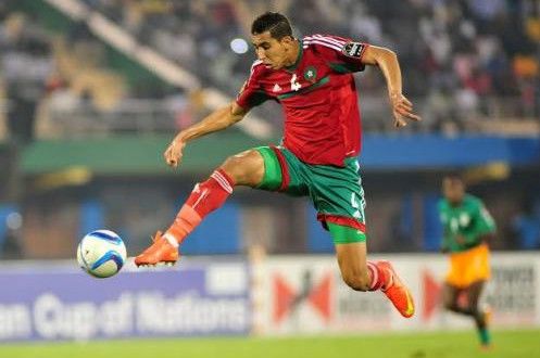 نجم المنتخب المحلي والرجاء يُوقِّع لجنوى الإيطالي (صورة)