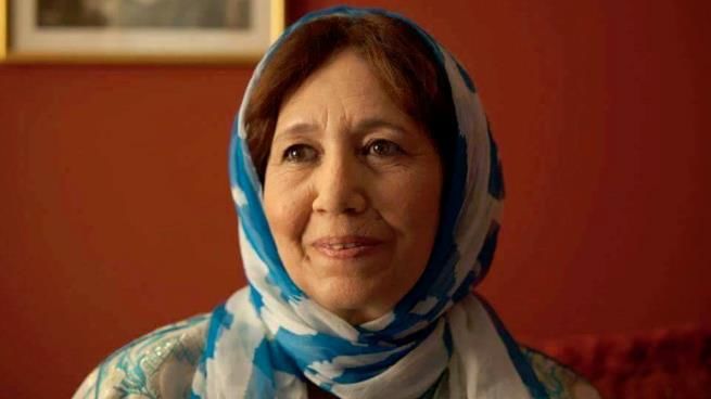 وفاة الفنانة المغربية فاطمة الشيكر