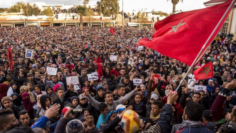 نشطاء جرادة يرفضون “الحلول الترقيعية” وحاسي بلال ترد بمسيرة (صور)