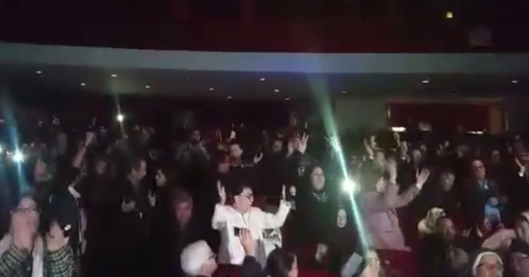 بسبب الملك.. مؤتمرو الاشتراكي الموحد يقاطعون ممثل فلسطين (فيديو)