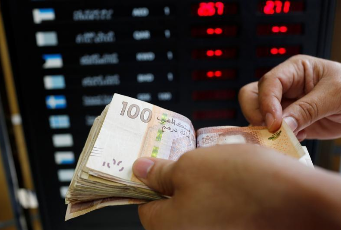 “رويترز” تكشف خطورة تعويم الدرهم
