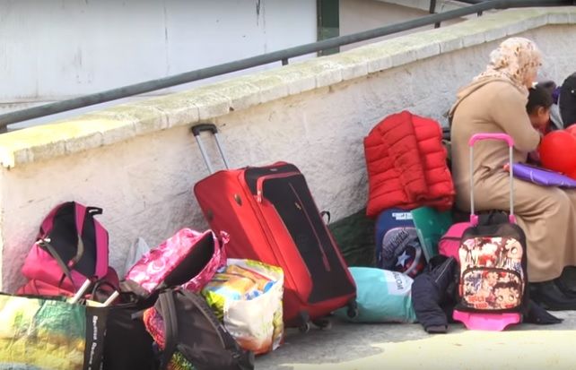 إسبانيا تشرد أسرة مغربية