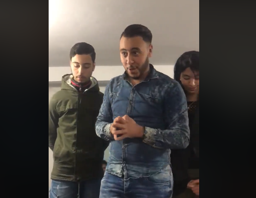“الأستاذ المعجزة” يشعل جدلا واسعا على المواقع الإجتماعية (فيديو)