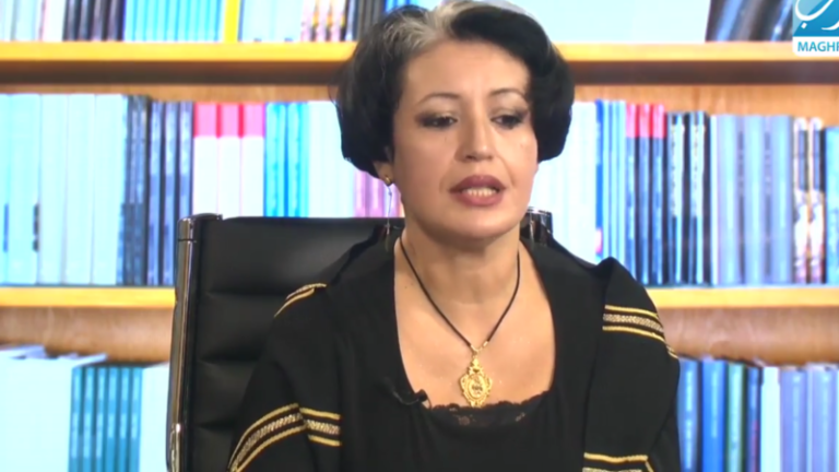 مع الشاعرة دليلة حياوي