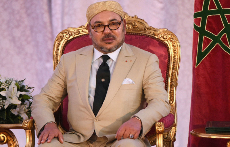 الملك يدين بشدة عملية احتجاز الرهائن بفرنسا ويعزي ماكرون