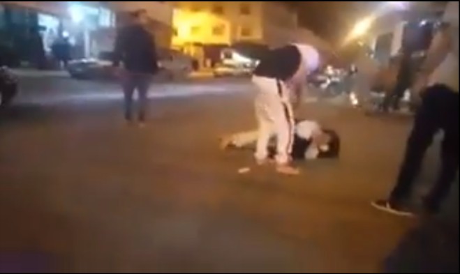 اعتقال الشخص الذي ظهر في فيديو يعنف زوجته بسلاح أبيض