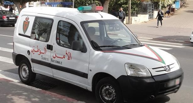 التحقيق مع شرطي بسبب السكر والعربدة في الشارع العام