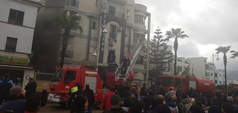 بالفيديو..اختناق العشرات في حريق مهول بمصحة خاصة في تطوان