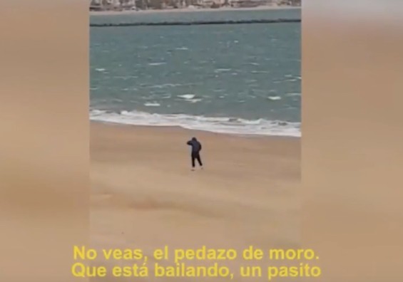 وصف شرطي لمغربي بـ”المورو الغبي والحقير” يثير ضجة بإسبانيا (فيديو)