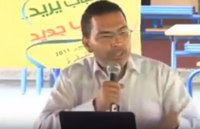 تناقضات الخلفي حول الحق في الإحتجاج