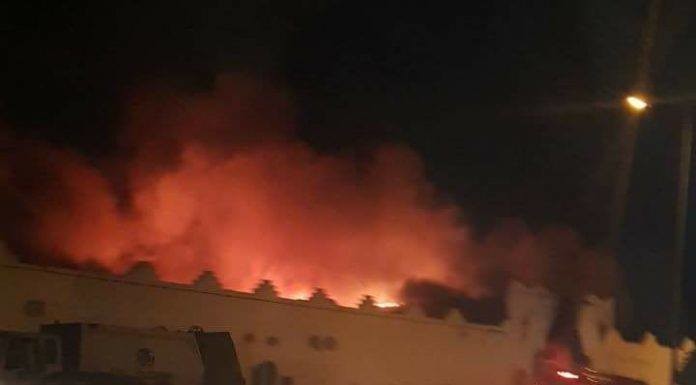 بالفيديو.. حريق مهول يلتهم سوق الثلاثاء بإنزكان (صور)