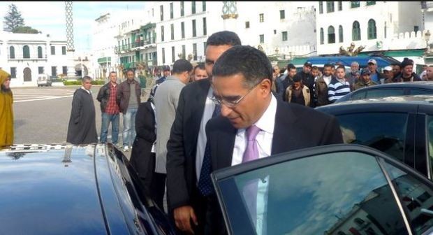 تعليمات صارمة من اليعقوبي لحل مشكل الدكاكين المشمعة بتطوان