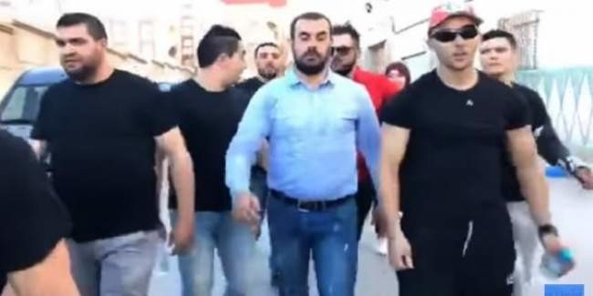 الزفزافي يكشف سبب حصوله على سترة واقية من الرصاص ويستشهد بأحمد مطر