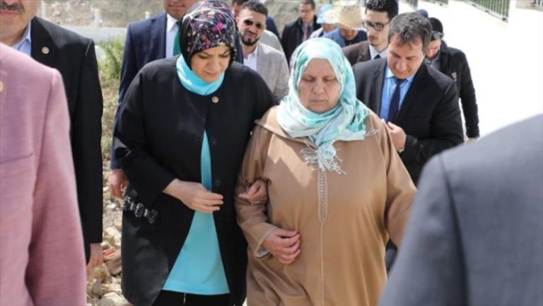 برلمانيون أتراك يقومون بزيارة وفاء لعائلة قتيل مغربي في انقلاب تركيا