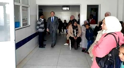 الدكالي يستشيط غضبا داخل مركز صحي خلال زيارة مفاجئة