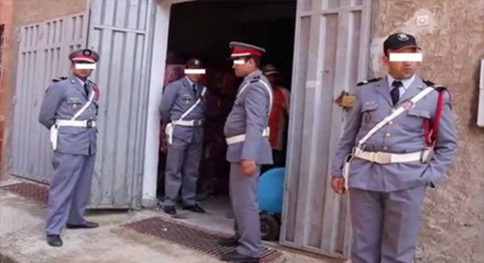 الدرك يداهم مقرا للقوات المساعدة ويعتقل عنصرين