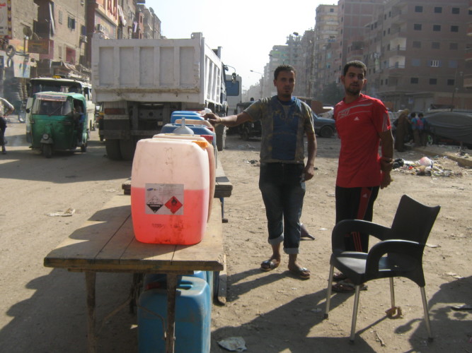 تقرير يكشف تورط رؤساء بلديات في بيع حصص بنزين وتوزيعها على مقربين منهم