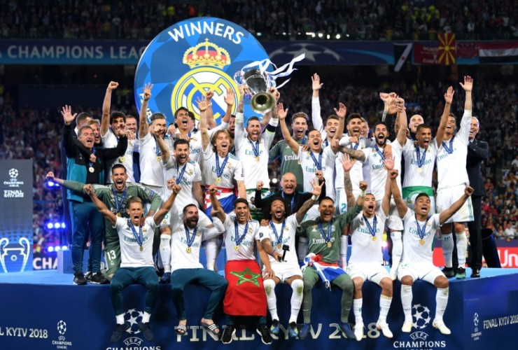 حكيمي يلتحف العلم المغربي في تتويج الريال (فيديو)