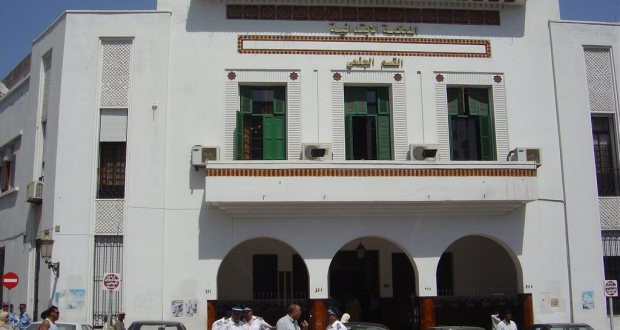 الرشوة والتزوير يُسقطان موظفا بمحكمة تطوان