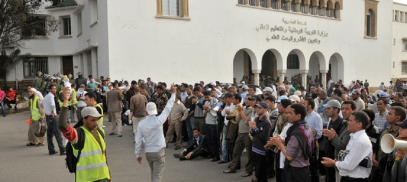 الأساتذة الجامعيون: الدولة تملصت من مسؤوليتها في دعم التعليم العمومي
