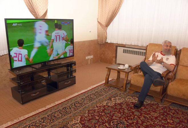 ردة فعل الرئيس الإيراني لحظة فوز منتخب بلاده على المنتخب المغربي
