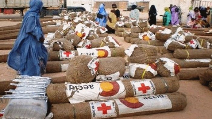 العصبة: الجزائر تبيع مساعدات محتجزي تندوف بالأسواق الموريتانية