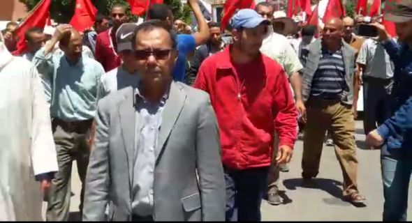 بالفيديو..قيادي اتحادي يتزعم إحتجاجات ضد المقاطعة ببني ملال