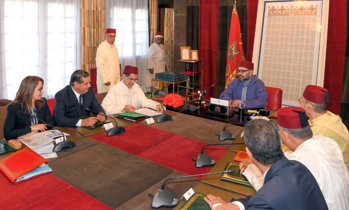 الملك يترأس بالقصر الملكي بالرباط اجتماعا خصص لإشكالية الماء