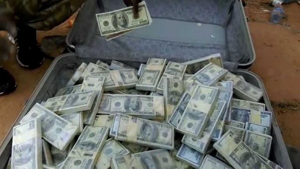 تهريب شركات مغربية لملايين العملات الصعبة يستنفر الأجهزة الأمنية والرقابية