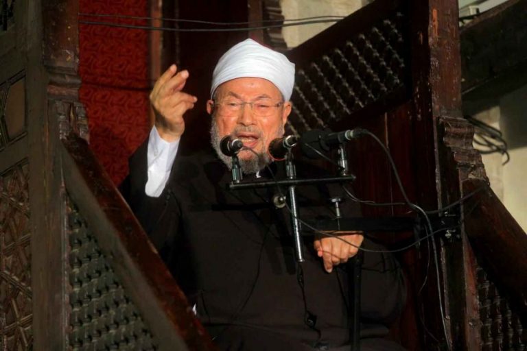 القرضاوي يفجر جدلا جديدا بقوله: ليس لله حاجة في الحج