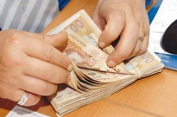 مئات الموظفين العموميين تتجاوز أجورهم خمسة ملايين