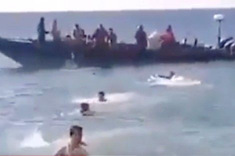 شاهد سرعة زورق الفانطوم الذي كان ينقل “الحراكة” مجانا من المغرب إلى إسبانيا