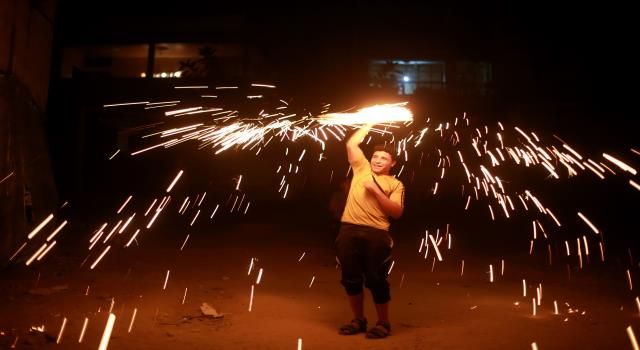 صواريخ عاشوراء تحول الدار البيضاء لساحة حرب (فيديو)