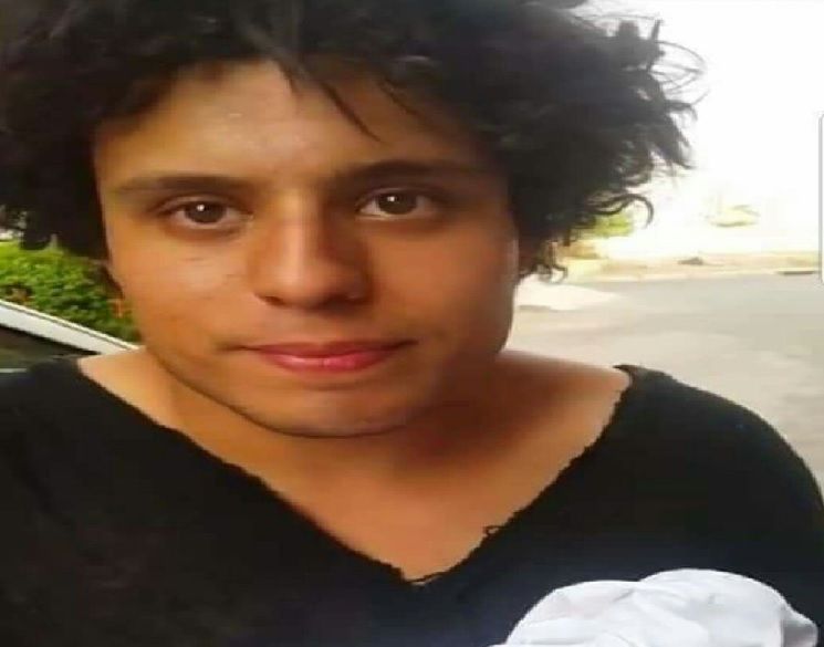 قصة مؤثرة لشاب يجوب الشوارع وهو يتلو القرآن (فيديو)