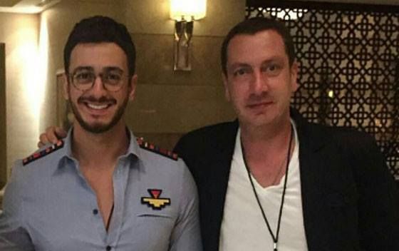 مدير أعمال المجرد يخرج عن صمته