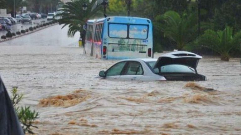 نشرة خاصة: أمطار قوية تضرب أزيد من 20 إقليما بالمملكة
