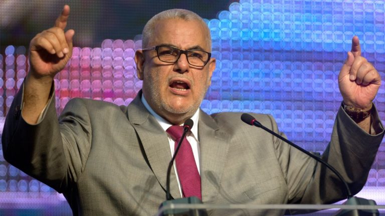 ابن كيران والبحث عن “البوز”!