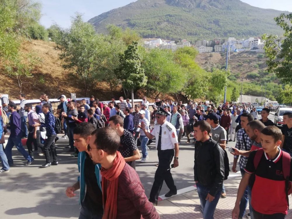 مسيرة للمتعاقدين بعد مقاطعة الإمتحان تهز شفشاون (صور)