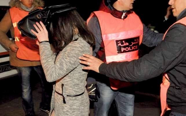 “هاواي” أشهر وسيطة دعارة بأولاد تايمة في قبضة الأمن