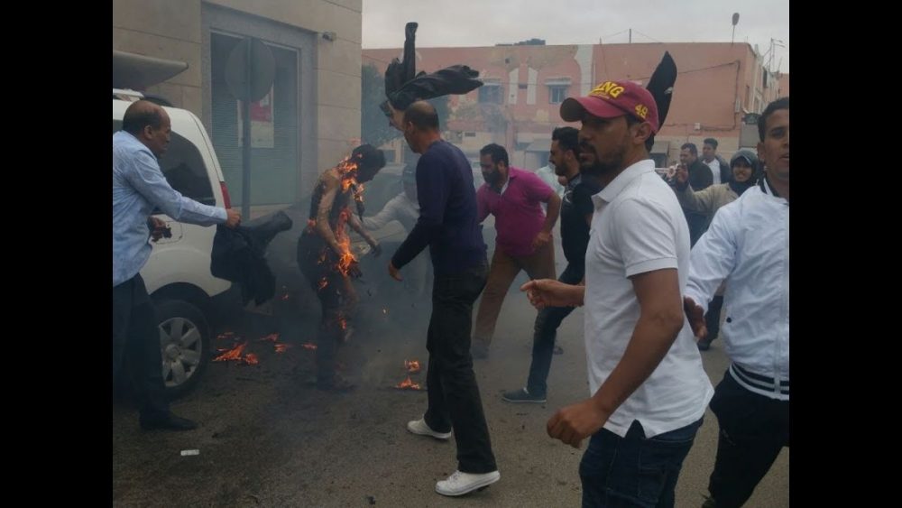 مواطن يحاول إحراق نفسه وسط عمالة الجديدة