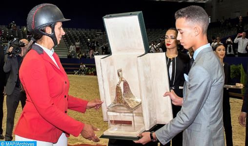 ولي العهد مولاي الحسن يسلم جوائز الدوري الملكي للقفز على الحواجز