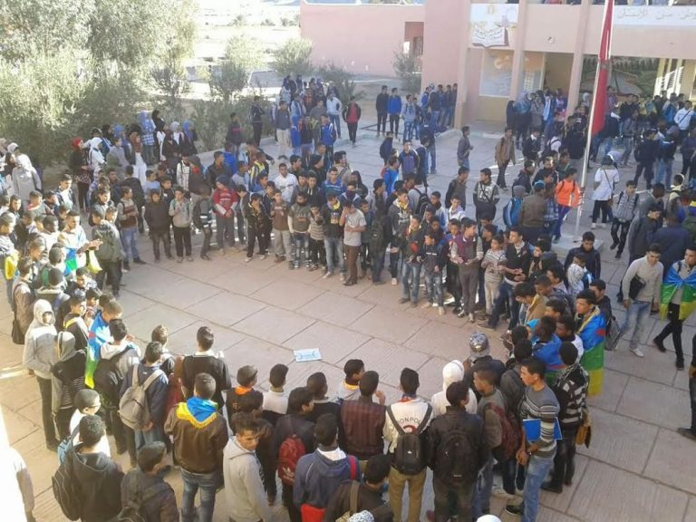 تصعيد خطير .. تلاميذ يقاطعون الدراسة بسبب الساعة الإضافية (فيديو)