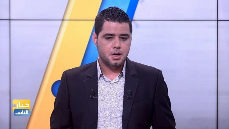 نوفل العواملة يغالب دموعه في برنامج “خبار الناس” (فيديو)
