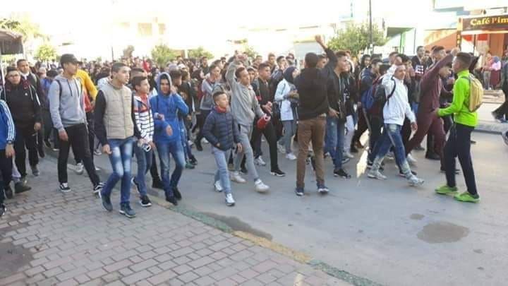 احتجاجات تلاميذ العطاوية على التوقيت الجديد المعتمد (فيديو)