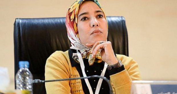 ماء العينين تثير ضجة بمطالبتها إلغاء محرم النساء في الحج