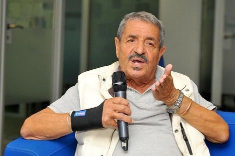 الجامعي للعثماني: إبنك يذهب للمدرسة في سيارة فخمة وأطفال أنفكو يموتون بردا