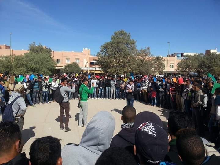تلاميذ مؤسسات تعليمية يقاطعون الدراسة بسبب التوقيت المدرسي (فيديو)