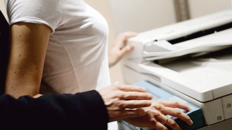 اتهامات خطيرة لقاضي بالتحرش الجنسي واستغلال النفوذ